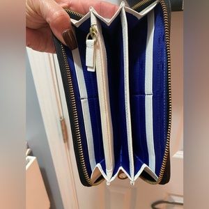 Juicy couture bag with wallet. Good condition. Black and white.